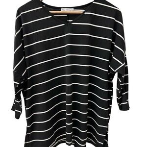 Tickled Teal Top Large Black White Striped V-Neck 3/4 Sleeve Relaxed Fit Tunic